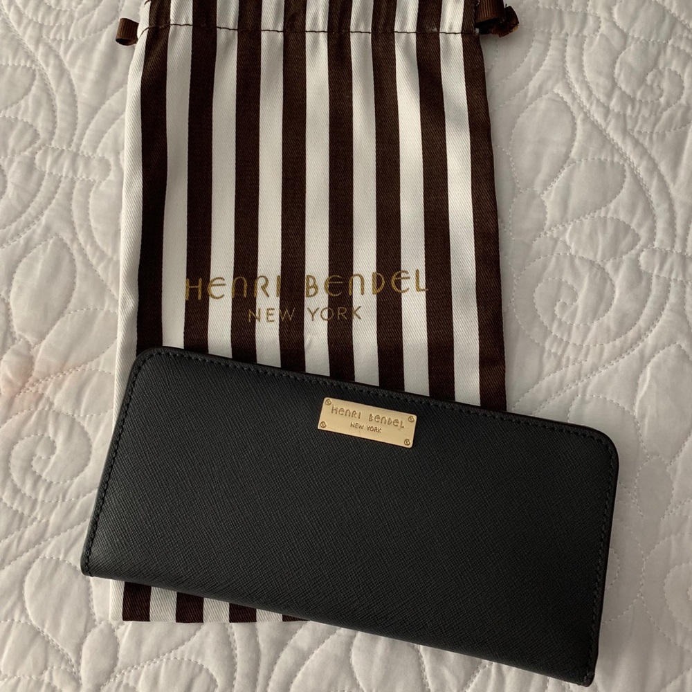 Henri Bendel Wallet